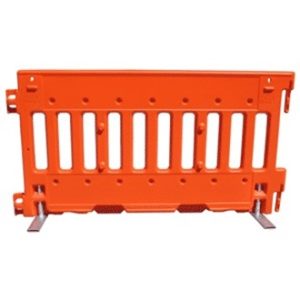 Barrière de foule en polyéthylène orange 72" X 38" avec pattes