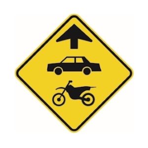 Chaussée désignée pour automobiles et motocyclettes tout-terrain