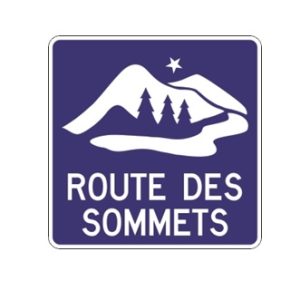 Panneau d'acheminement vers la route ou le circuit touristique