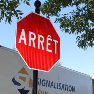 Arrêt peint avec extrusion