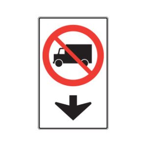Accès interdit aux camions dans une voie