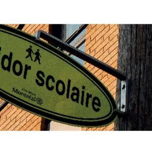 Support pour panneau de corridor scolaire